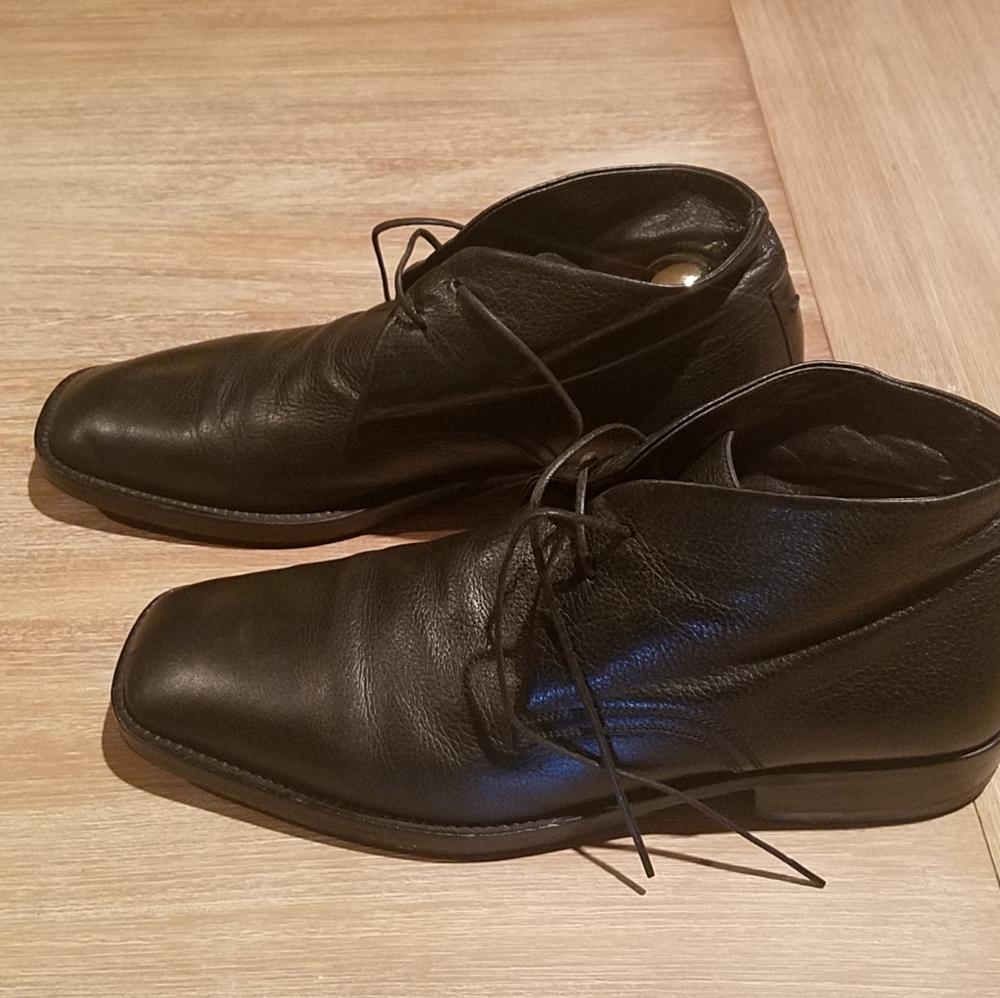 Pebbled Leather Chukka boots